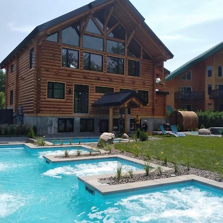 Chalets Et Spa Lac Saint-Jean Шамбор Екстериор снимка