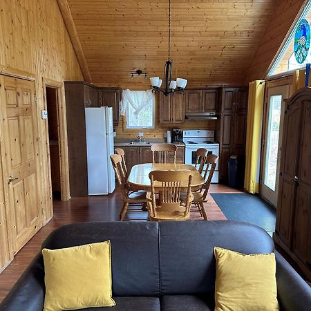 Chalets Et Spa Lac Saint-Jean Шамбор Екстериор снимка