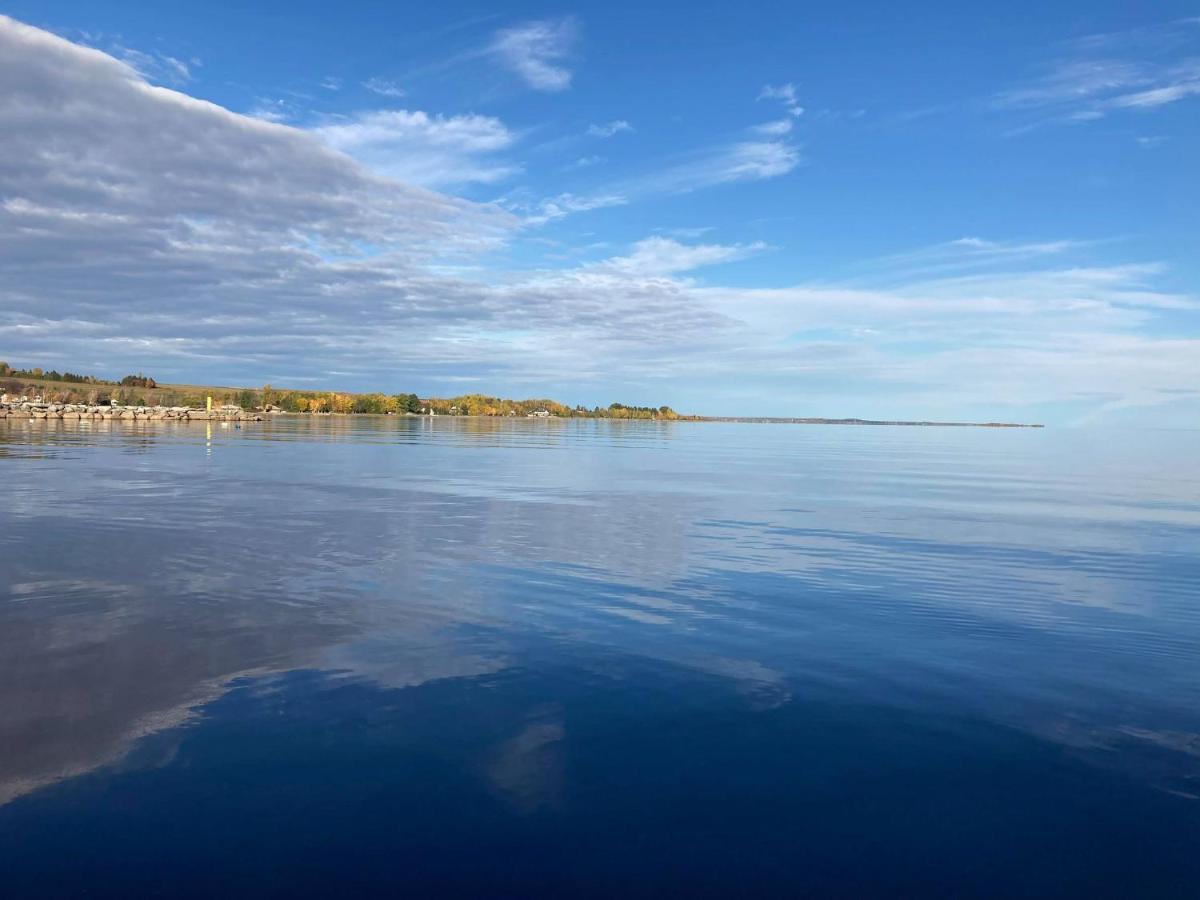 Chalets Et Spa Lac Saint-Jean Шамбор Екстериор снимка