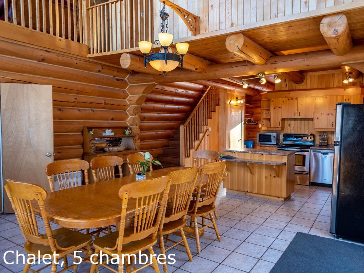 Chalets Et Spa Lac Saint-Jean Шамбор Екстериор снимка