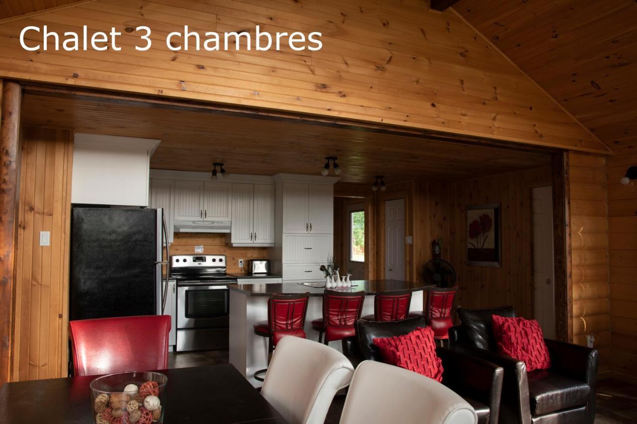 Chalets Et Spa Lac Saint-Jean Шамбор Екстериор снимка