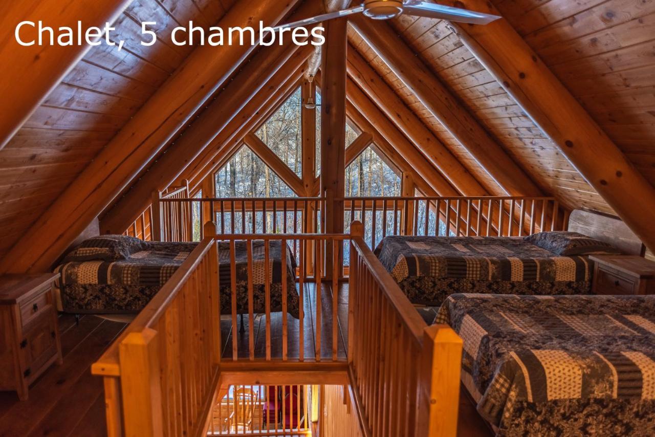 Chalets Et Spa Lac Saint-Jean Шамбор Екстериор снимка