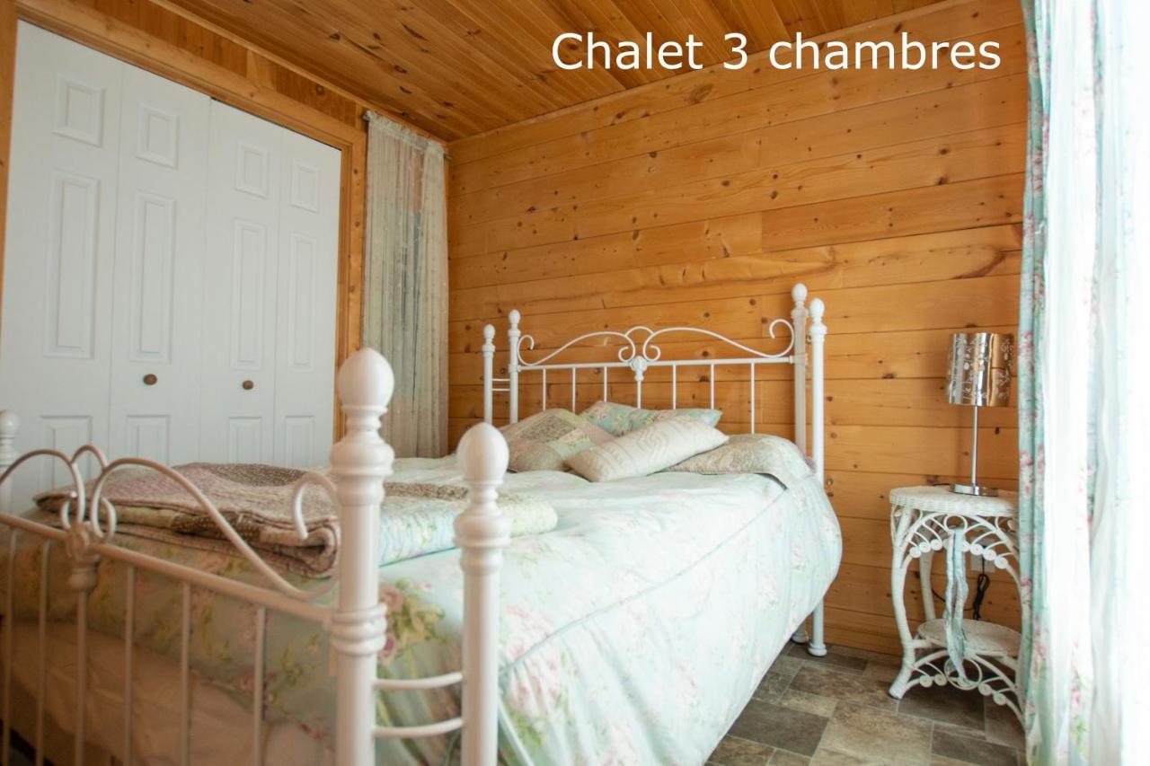 Chalets Et Spa Lac Saint-Jean Шамбор Екстериор снимка