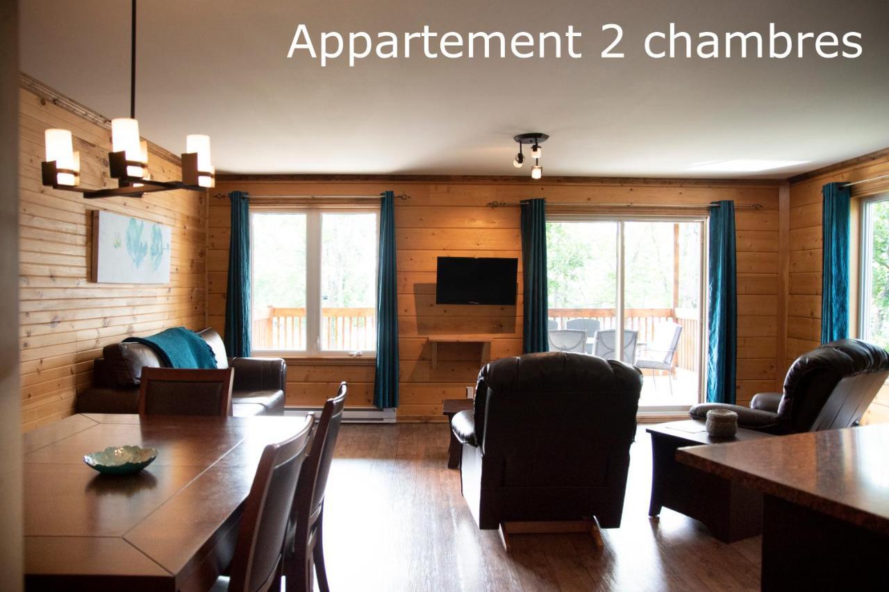 Chalets Et Spa Lac Saint-Jean Шамбор Екстериор снимка