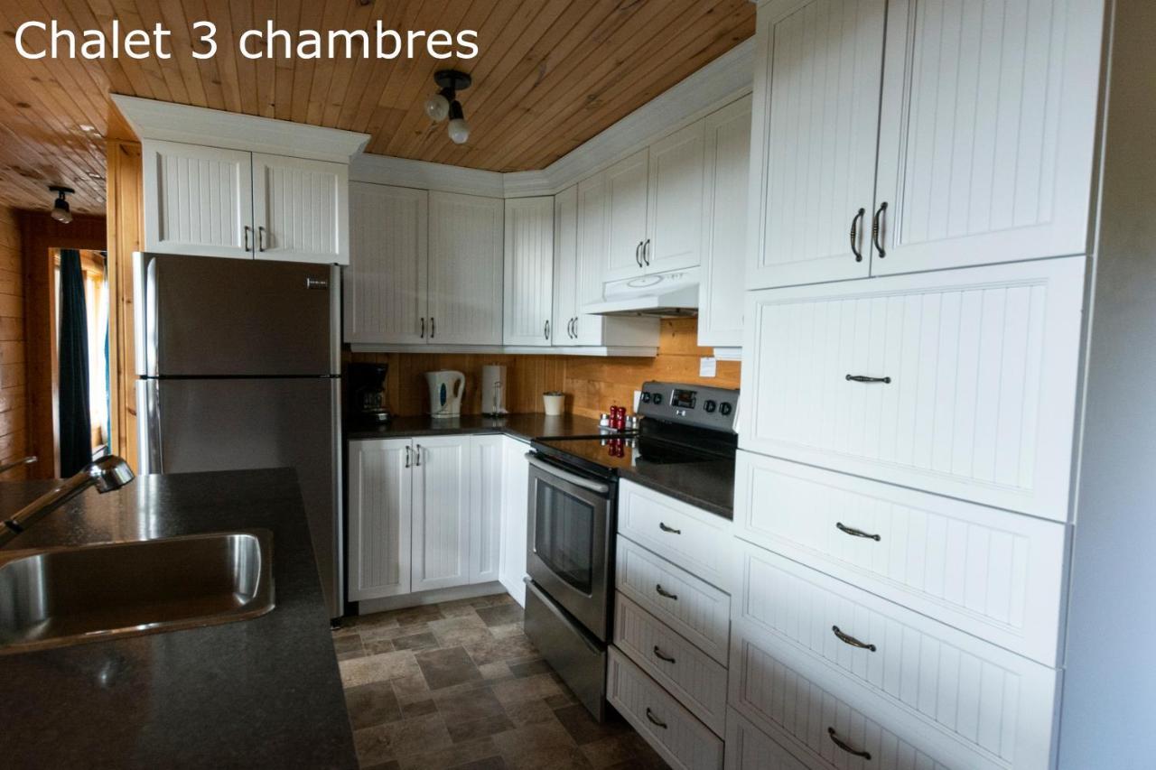 Chalets Et Spa Lac Saint-Jean Шамбор Екстериор снимка