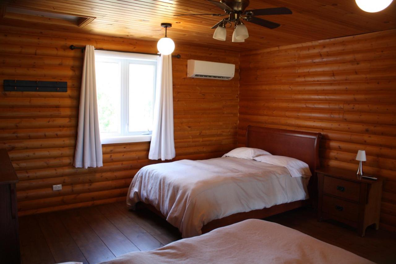 Chalets Et Spa Lac Saint-Jean Шамбор Екстериор снимка