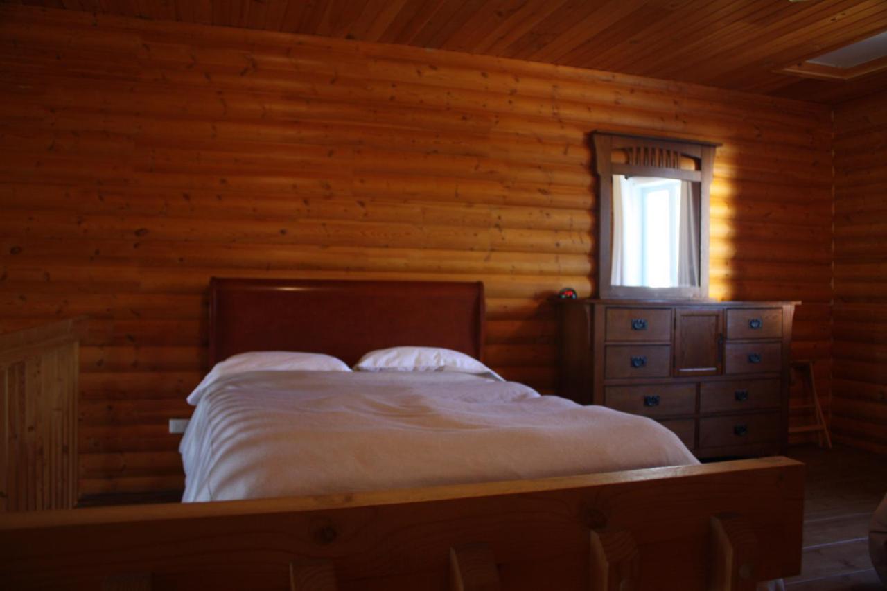 Chalets Et Spa Lac Saint-Jean Шамбор Екстериор снимка