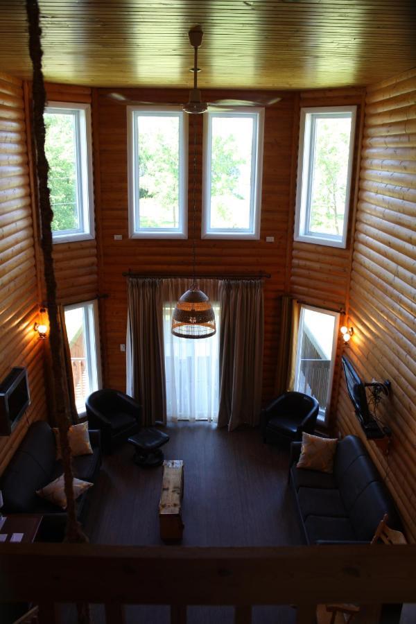 Chalets Et Spa Lac Saint-Jean Шамбор Екстериор снимка