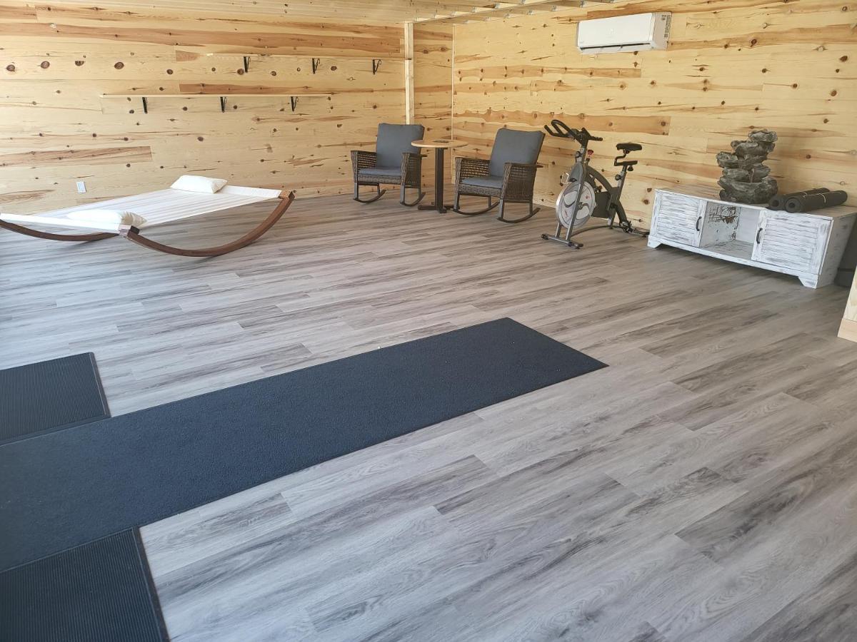 Chalets Et Spa Lac Saint-Jean Шамбор Екстериор снимка