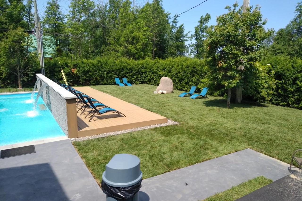 Chalets Et Spa Lac Saint-Jean Шамбор Екстериор снимка